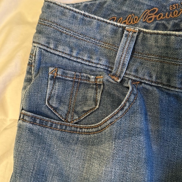 Eddie Bauer Womens Size 8 Jean Capri Pants. Curvy Fit. Cute Pocket Detail. (J19) - Picture 6 of 6